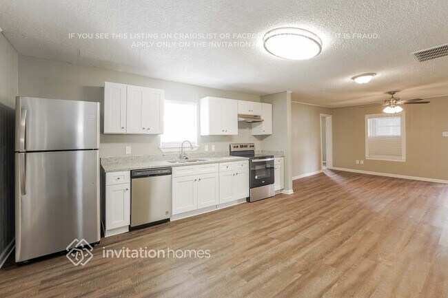 Photo - 905 E Crockett St