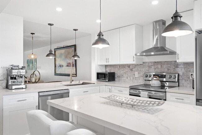 Photo - 555 Banyan Tree Ln Condo Unit 206