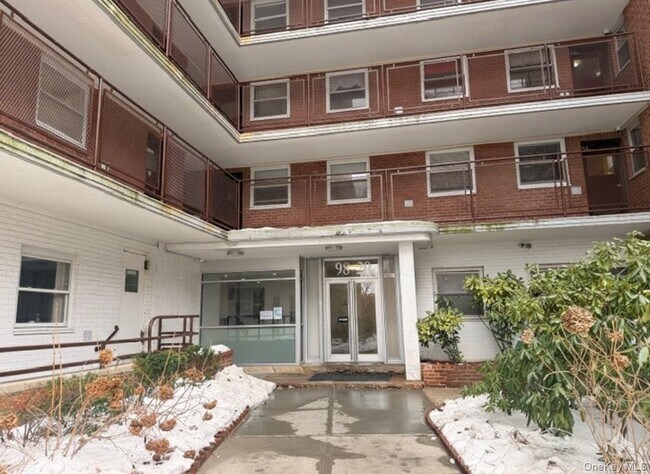 Building Photo - 98-20 62nd Dr Unit 9C