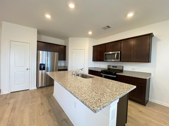 Photo - 217 Saide St