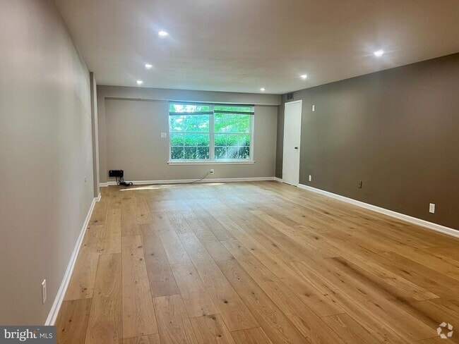 Building Photo - 7600 Tremayne Pl Unit 103 Rental