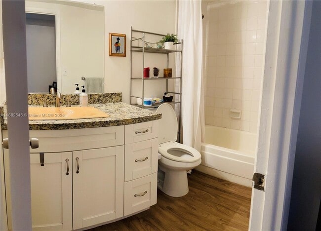 Photo - 1455 N Treasure Dr Unidad 5M