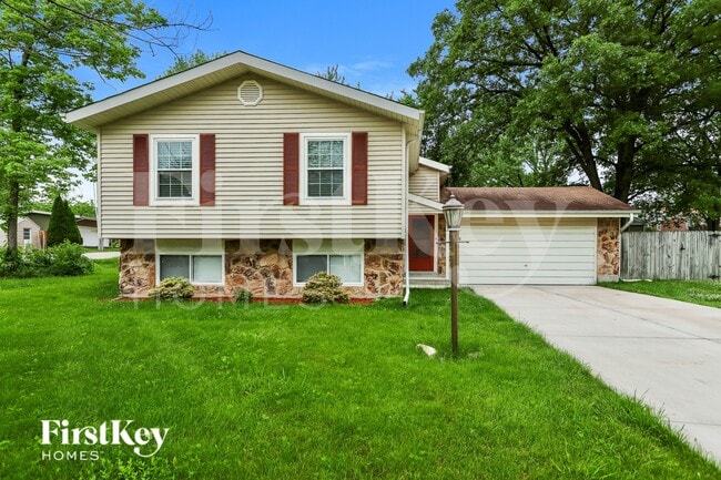 Building Photo - 855 Windemere Ave