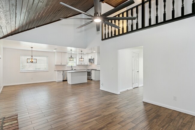 Photo - 470 Brian Cir