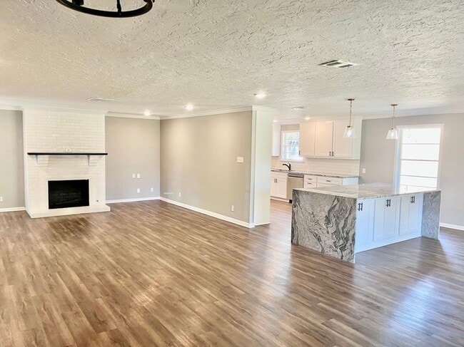 Photo - 2007 Wood Pl