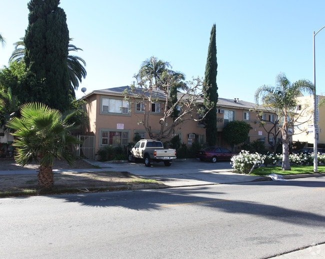 Building Photo - 6566 W Fountain Ave Rental