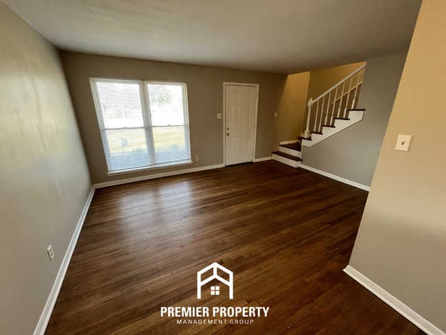 Photo - Beautiful 3BR/2BA Memphis Home with Hardwood Floors, Formal Dining & Fenced Yard