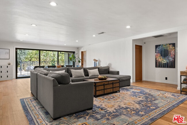 Photo - 3314 McLaughlin Ave