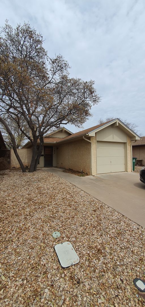 Spacious 2 bedroom 2 bath townhome COMING ... - Spacious 2 bedroom 2 bath townhome COMING ...
