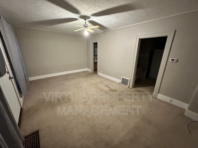 Building Photo - 224 7th Ave