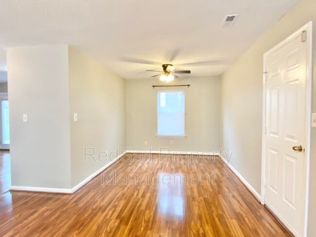 Photo - 200 S Hunt Club Run