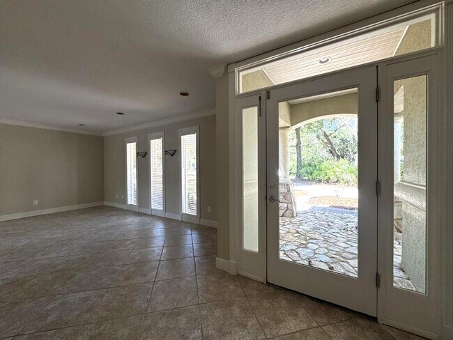 Photo - Gorgeous 5 Bedroom Pool Home in Ormond