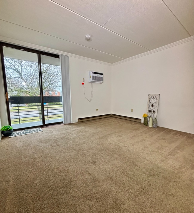 Building Photo - 2668 Elmwood Ave Rental