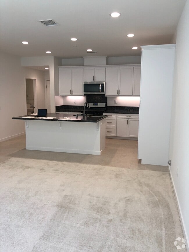 Building Photo - West Creek - 3 bedroom, 2.5 bath Townhome!