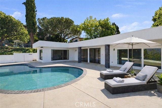 Building Photo - 3329 Dona Rosa Dr