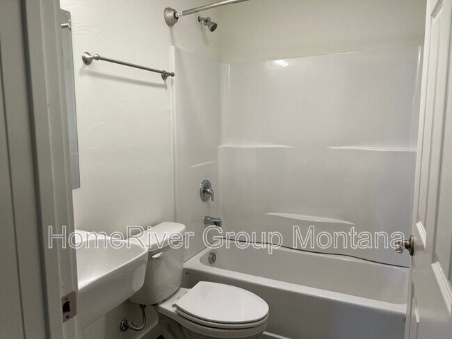 Photo - 508 S 3rd St W