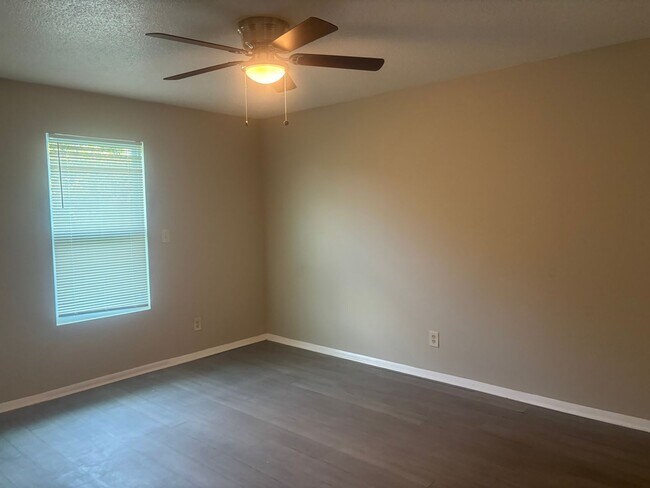 3925 Highridge Dr SW Unidad D