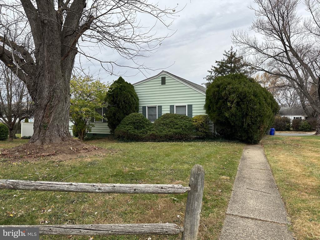 Photo - 7600 Lisle Ave