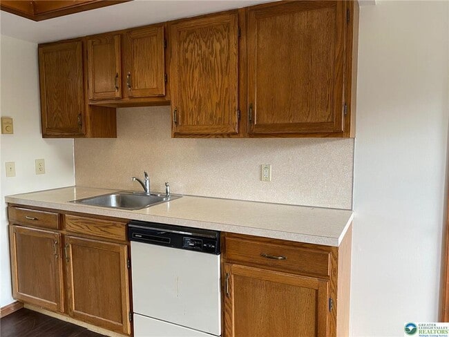 Photo - 66 S Lea St Unit 3