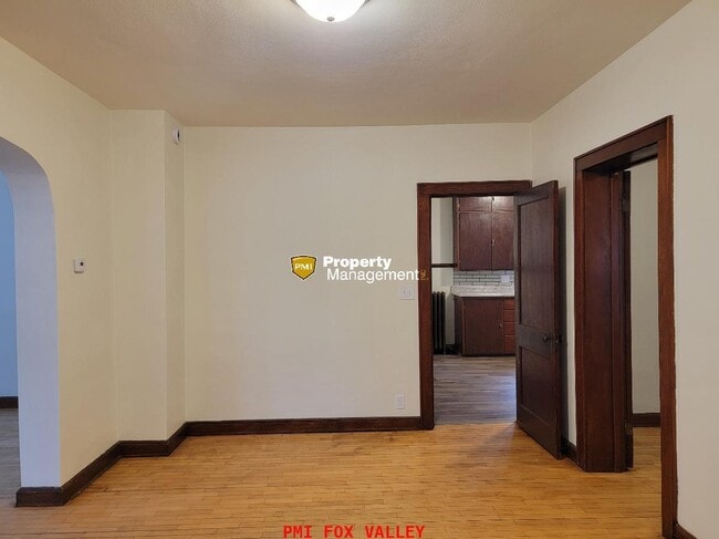 Photo - LARGE 2 Bed Lower Downtown Appleton