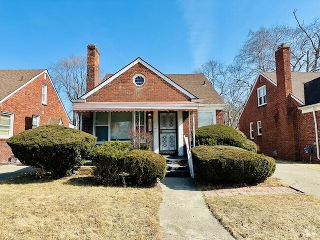 Building Photo - Nicely Updated 3 Bedroom 2 Bathroom House ...