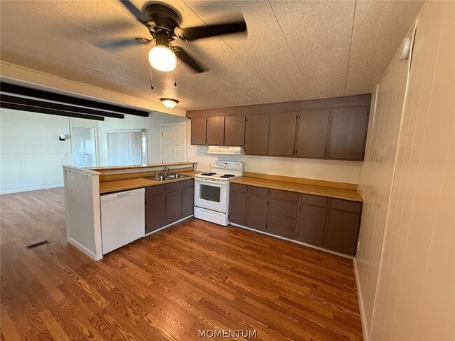 Photo - 620 Holly St