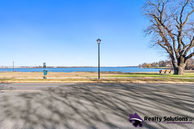 Photo - 1018 Harbour Dr