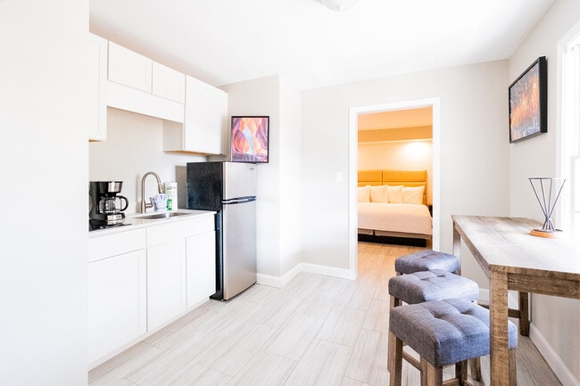 Photo - 300 10th Ave N