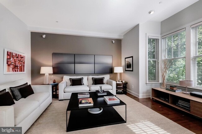 Photo - 235 Gaskill St