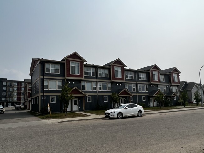 Photo - 10303-10112 112 St