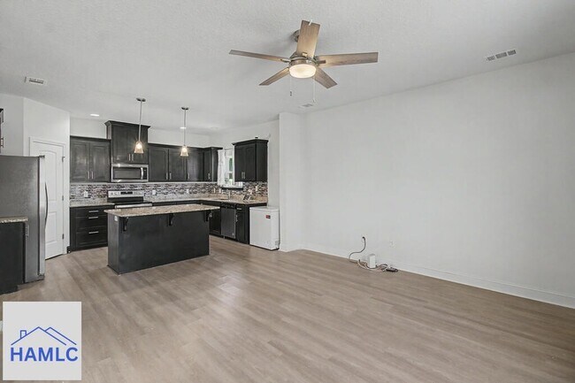 Photo - 965 Meloney Dr