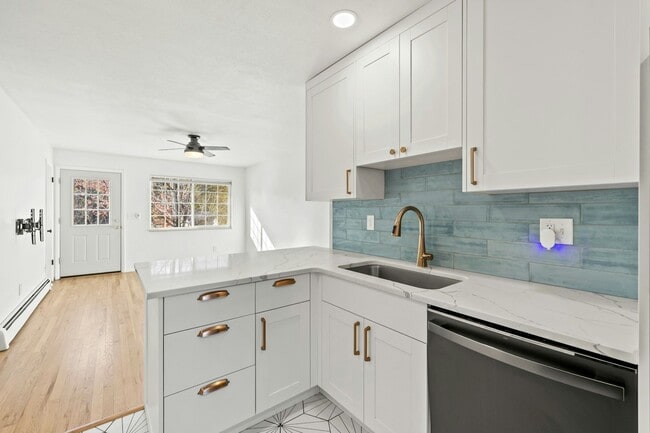 Building Photo - 2011 Woodburn St