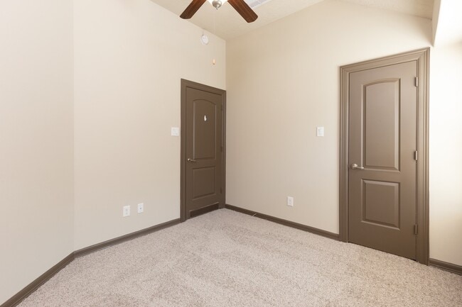 Photo - 87 Aventura Pl