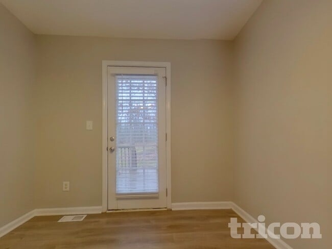 Photo - 210 Legend Dr