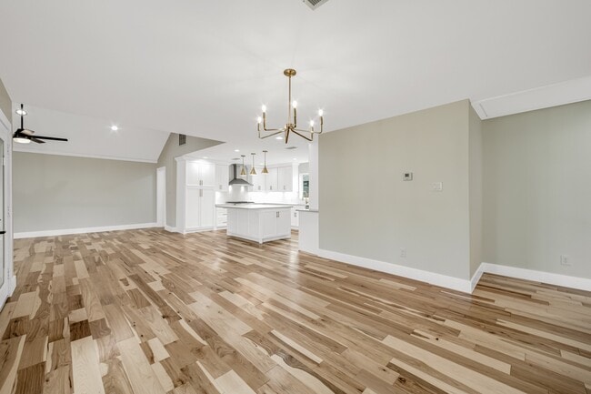 Building Photo - 403 Moody St