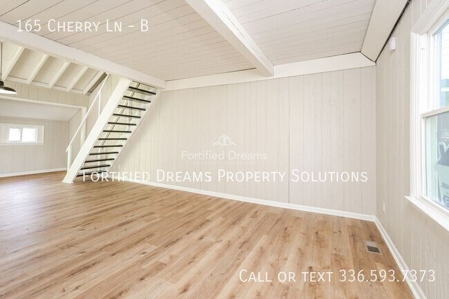 Photo - 165 Cherry Ln Unit B