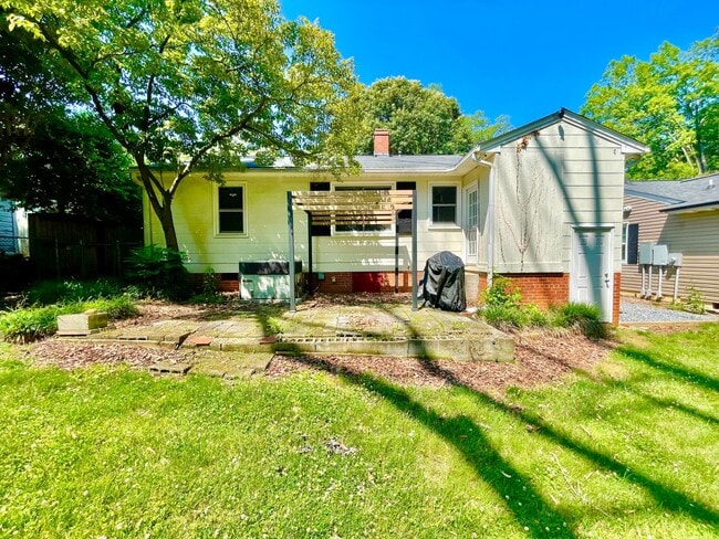 Photo - Beautiful 3 Bed 1 Bath Home Located near target shopping center off of Battleground in desirable ...