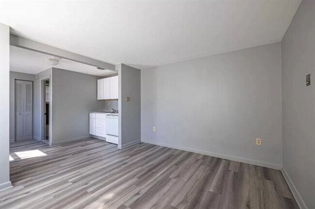 Photo - 171 Loudon Rd Unidad Apt 1