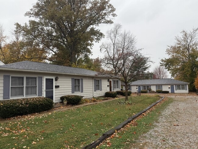 Photo - 910 N Meridian St Rd