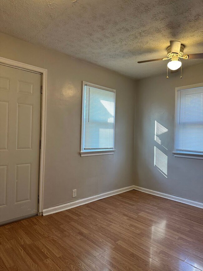 Photo - 741 E Mithoff St Unidad 741 E Mithoff St