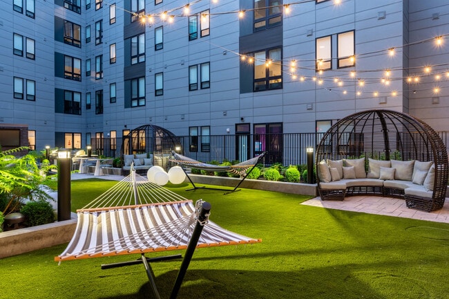 Courtyard Oasis - VERVE West Lafayette