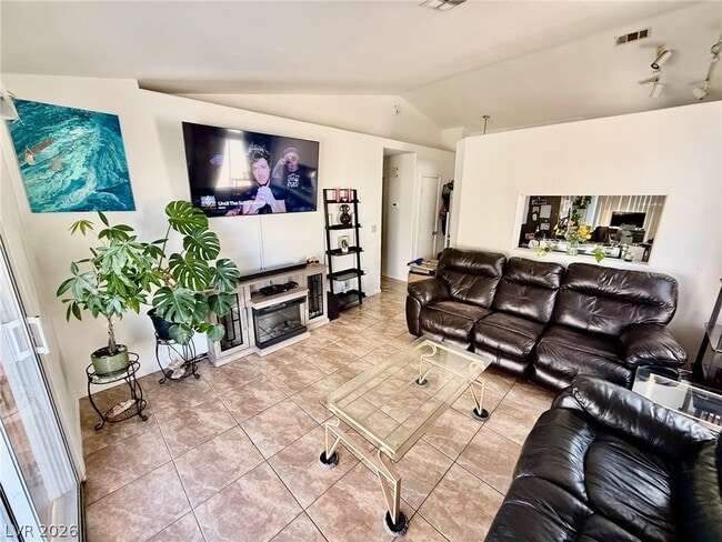 Photo - 1708 Crystal Chimes Dr
