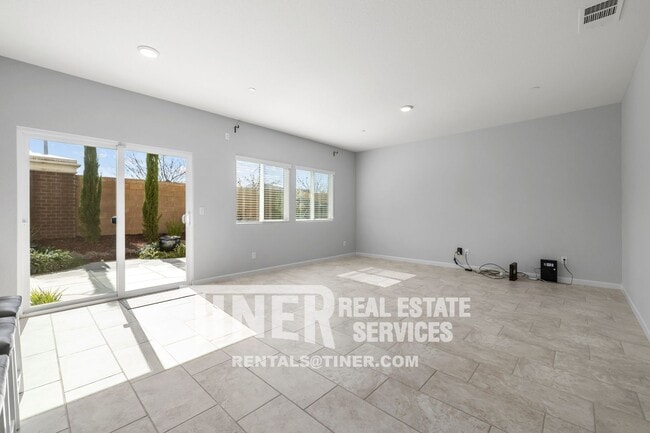 Photo - 3001 Welton Cir