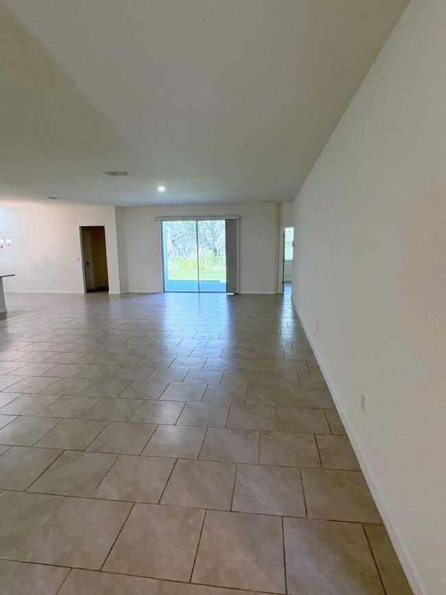 1530 Barberry Dr