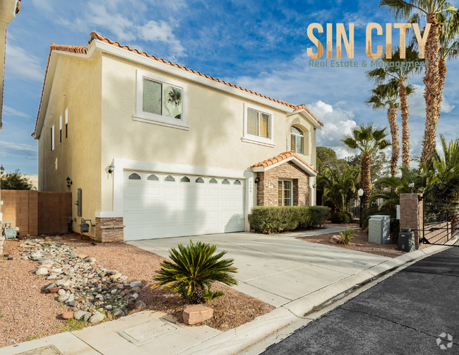 Building Photo - Spacious 5 Bedroom Home with 3355 sq ft in...