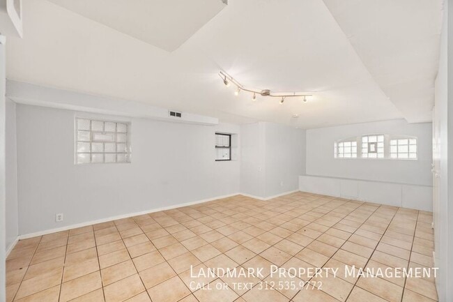 Photo - 4614 N Central Park Ave Unidad G