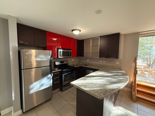 Photo - 6954 N Greenview Ave