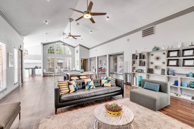 Building Photo - Covington Creek Apartment