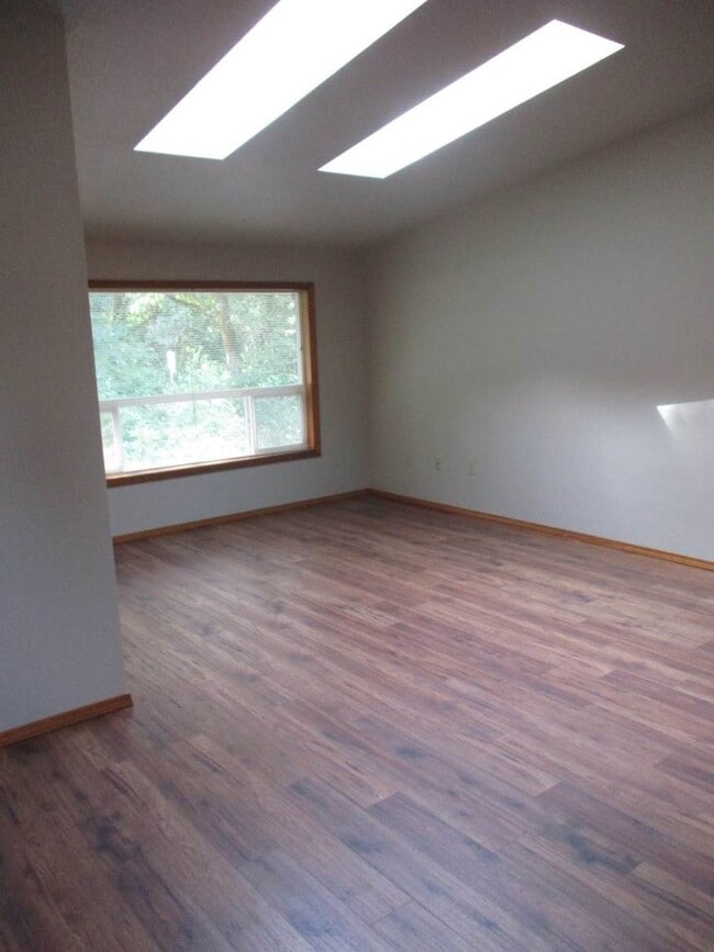 Photo - 2 bedroom 2 bath single story Duplex Unit 13607