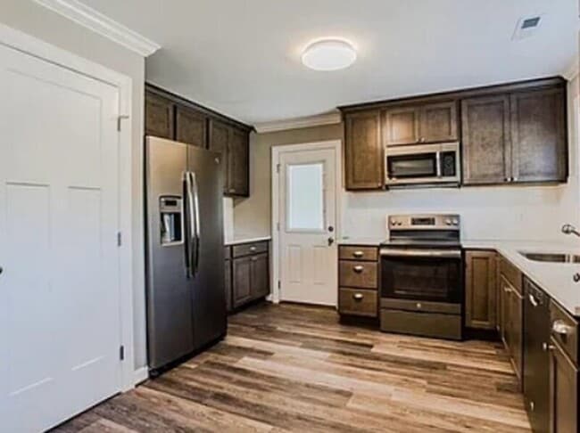 Photo - 306 W College St